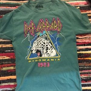 Vintage def leopard tee
